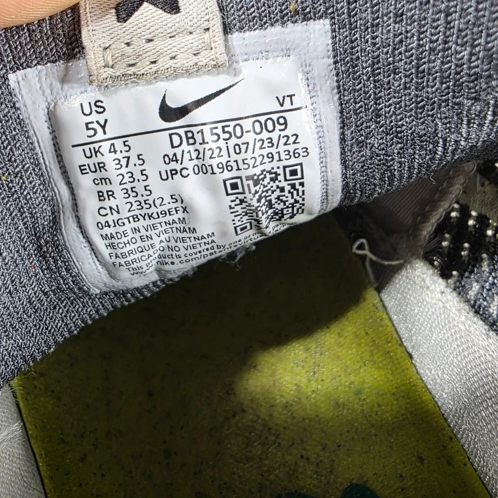 Nike Air VaporMax 2021 FK Smoke Grey Volt DB1550-009 Womens 6.5 /‎ Kids 5Y